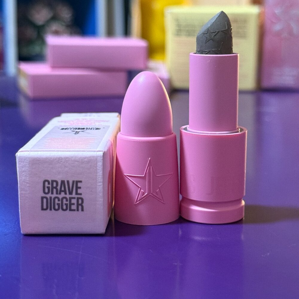 Velvet Trap - Grave Digger